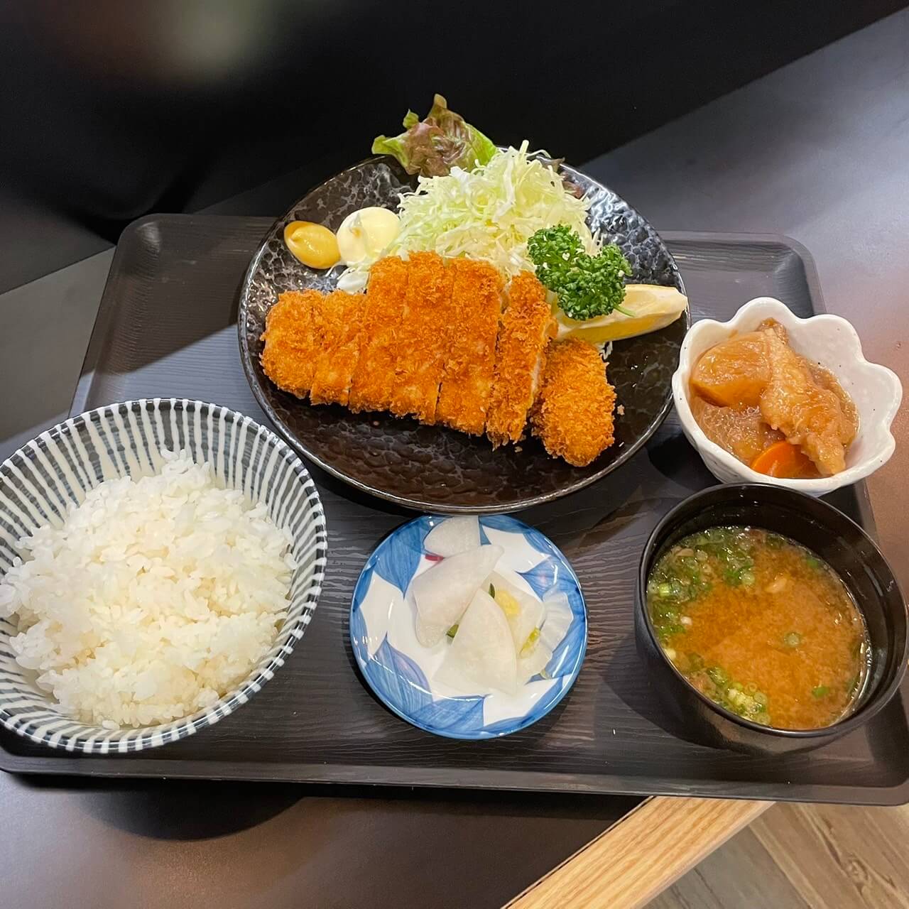 とんかつ定食
